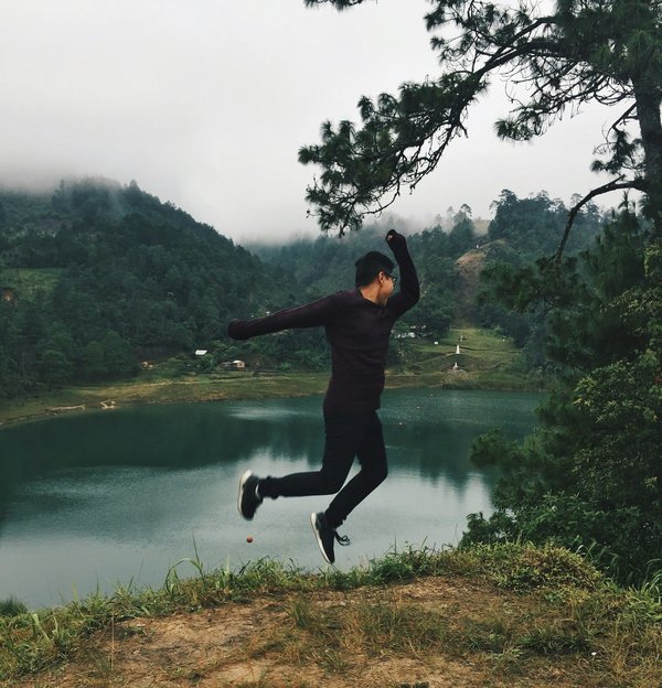 Quels sont les avantages des pneus tout-terrain pour un SUV destiné aux aventures extrêmes?